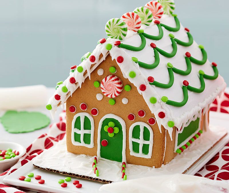 Flour Craft Bakery at MVLY Yard Hosts a Gingerbread House Decorating Workshop – Dec. 11